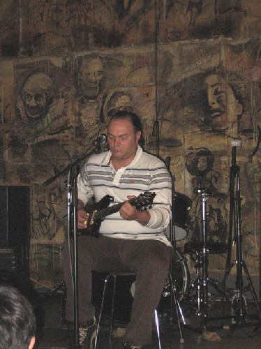 Гия Дзагнидзе - Блюзовая гитара: аккомпанирующий и солирующий инструмерт одновременно! Мастер-класс проводится в рамках проекта "Открытый микрофон". научиться играть и петь мастер-класс