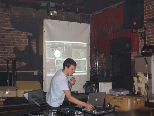 DJ Sasha Vibe - Клубный DJ. Продвинутый курс. PR, продвижение себя, как DJ и как музыканта. Схема работы лейбла. Секреты мастерства DJ. Семинар проводится на оборудовании NUMARK. научиться играть и петь мастер-класс