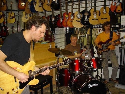 Михаил Лисов, Владимир Володин - Дуэт гитариста и барабанщика в разных музыкальных стилях. научиться играть и петь мастер-класс