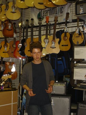 Константин Серёгин - Все что нужно знать начинающему гитаристу о том, как выбрать инструмент. Обзор типов и моделей гитар. научиться играть и петь мастер-класс