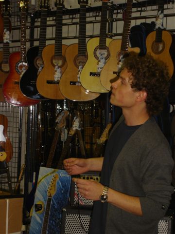 Константин Серёгин - Все что нужно знать начинающему гитаристу о том, как выбрать инструмент. Обзор типов и моделей гитар. научиться играть и петь мастер-класс