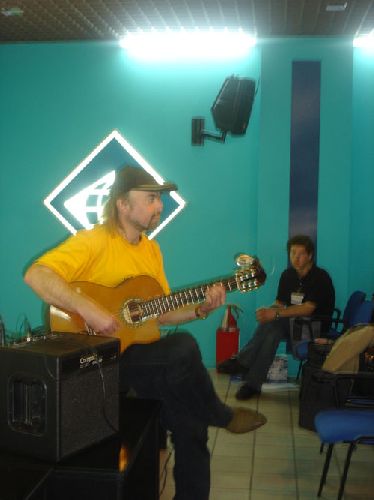 Анатолий Семочкин - Игра на испанской гитаре во всех стилях. На примере гитар Almires. научиться играть и петь мастер-класс