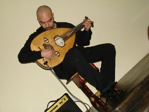 Басем Аль-Ашкар (Палестина) - Редкие струнные инструменты. 
Арабский Уд. научиться играть и петь мастер-класс