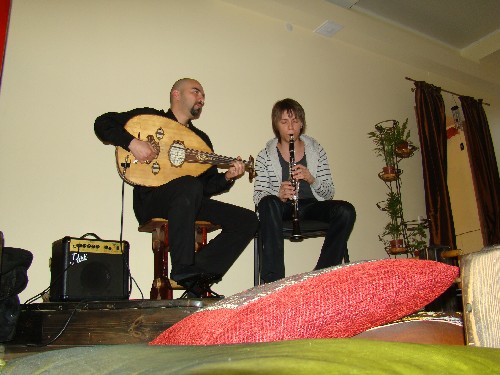 Басем Аль-Ашкар (Палестина) - Редкие струнные инструменты. 
Арабский Уд. научиться играть и петь мастер-класс