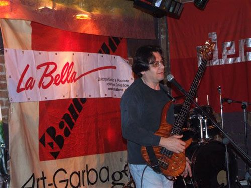 Bunny Brunel (Банни Брунел - США) - Бас гитара, прогрессив-металл. джаз-фьюжн. Вертикальная бас гитара. научиться играть и петь мастер-класс