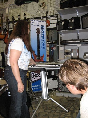 Юлия Горелихина - Как выбрать инструмент начинающему клавишнику. Обзор синтезаторов Casio и Yamaha. научиться играть и петь мастер-класс