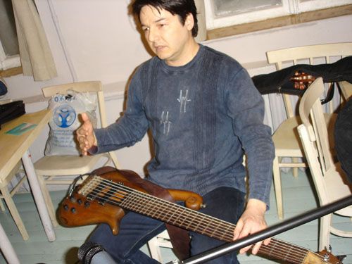 Марат Шункар - 5, 6, 7- струнные бас-гитары. Их использование в современной музыке. Басовые партии в музыке Востока.   научиться играть и петь мастер-класс