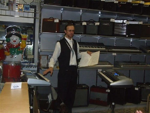 Валерий Люстров - Игра на электронных клавишных инструментах. Обзор синтезаторов и электропианино. научиться играть и петь мастер-класс