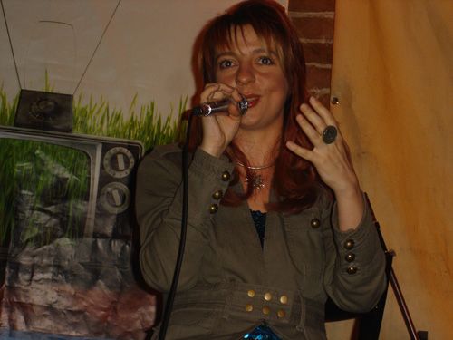 Екатерина Белоброва - Обучение техникам эстрадного и рок вокала научиться играть и петь мастер-класс