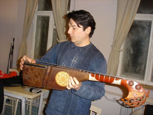 Марат Шункар - 5, 6, 7- струнные бас-гитары. Их использование в современной музыке. Басовые партии в музыке Востока.   научиться играть и петь мастер-класс